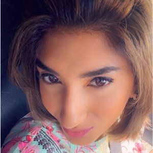 Meet your Posher, Hina